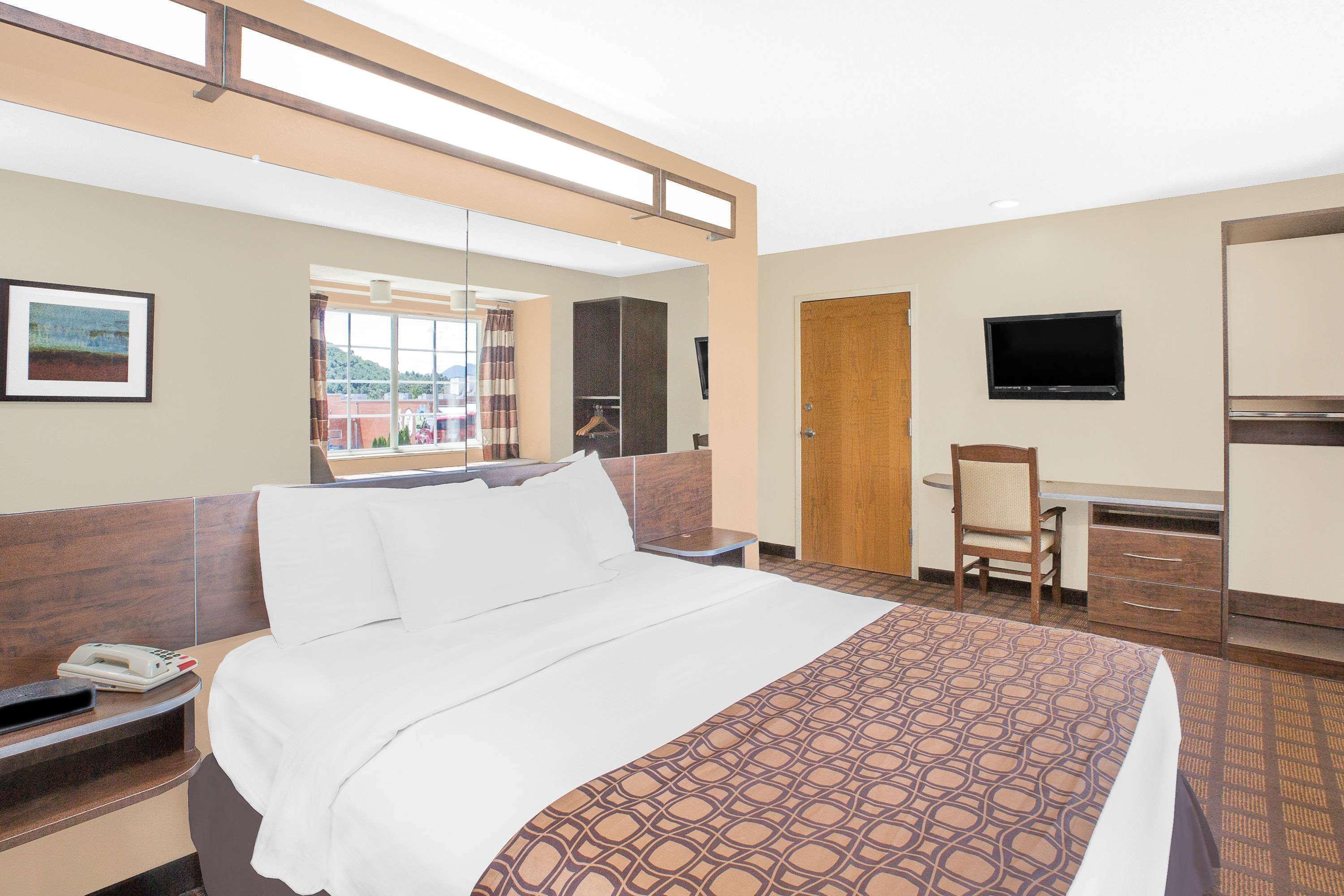 Microtel Inn & Suites By Wyndham Franklin Exterior photo